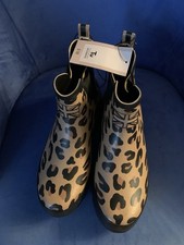 BNWT By TU Short Animal Brown