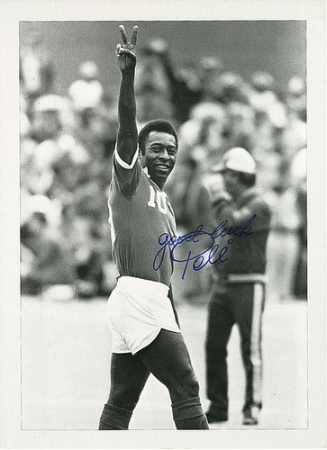 Pele signed photograph - photograph,