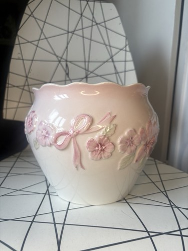 Vintage floral bow design - &,