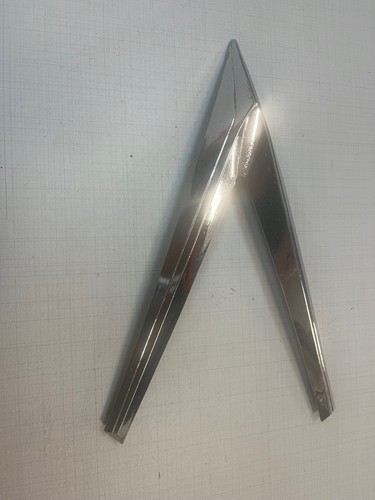 Bonnet badge emblem - badge,