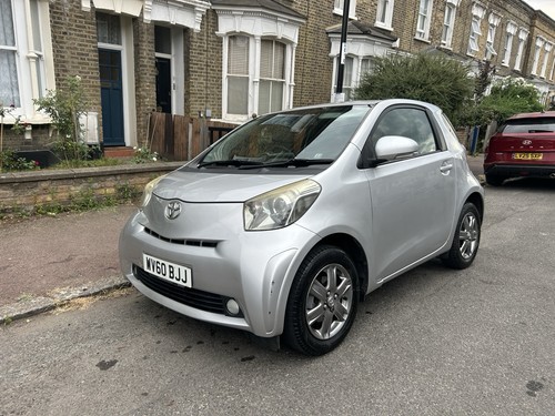 Toyota 2010 998cc petrol - toyota,