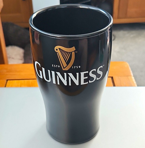 Guinness stout black pint - stout,