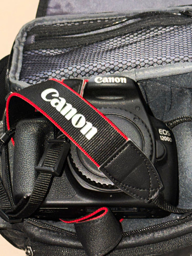 Canon e0s 200d - ,