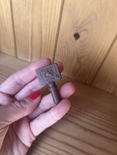 BROWN Grand CHAMPION Empire HORSE Brush STALL Tack ROOM Accessory 1-3/4"