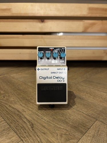 Boss digital delay guitar - dd-3,