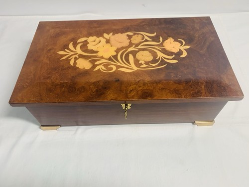 Brass footed locking wood - footed,