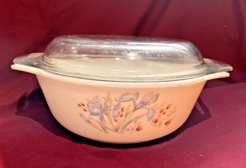 Vintage pyrex blue - iris, round