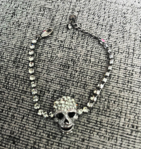 Butler wilson crystal - wilson, skull