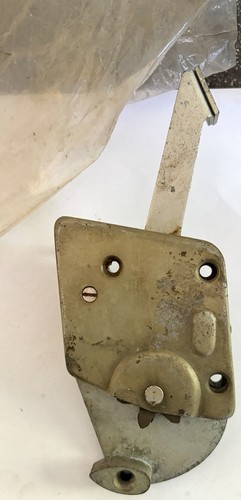 Rover door catch new old - p5,
