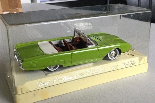 Age solido 43 scale - d'or,