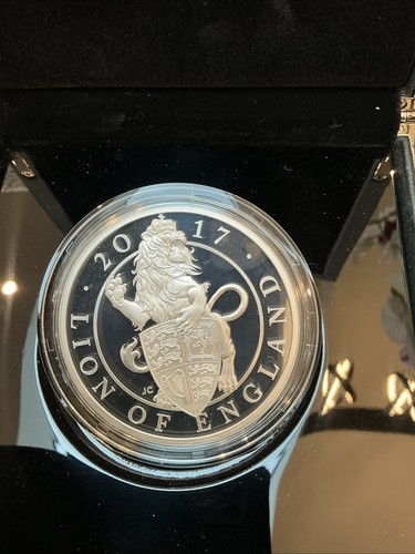 Royal mint the queens - royal,