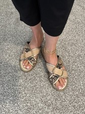 Ladies Worn Sandals River