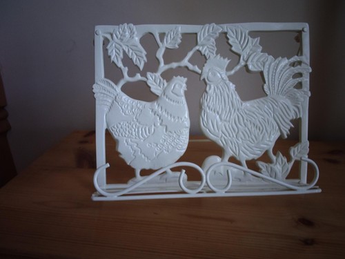 Laura ashley cream metal hens - laura,
