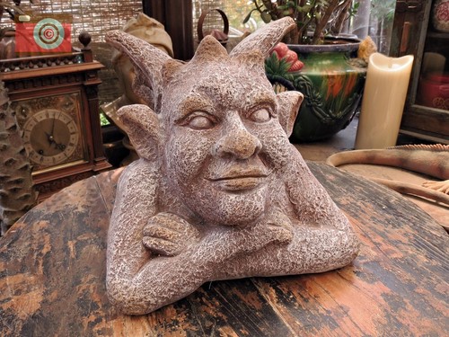 Magnificent gargoyle statue - magnificent,