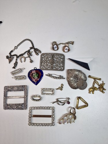 Vintage jewellery brooches - ,