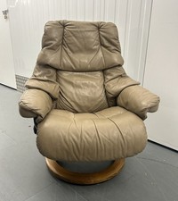 Ekornes Stressless Reno Leather Recline & Swivel Armchair Medium Size