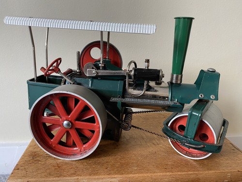 Wilesco steam roller - steam,