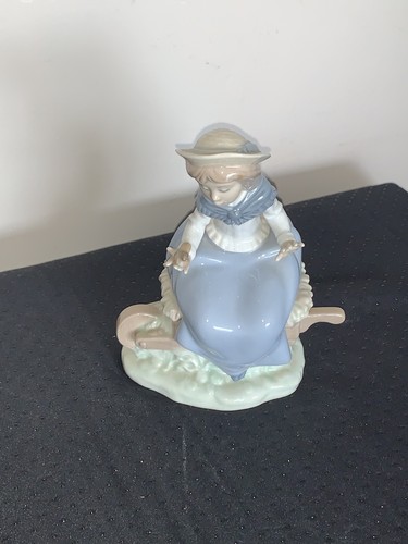 Lladro nao figurine girl - lladro,