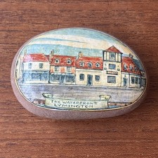 The Waterfront Lymington Hand