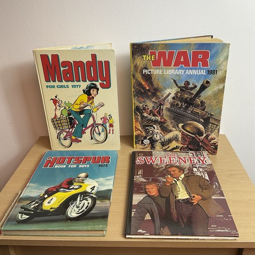 Collection vintage annuals - collection,