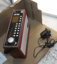 ROBERTS R737 PORTABLE RADIO