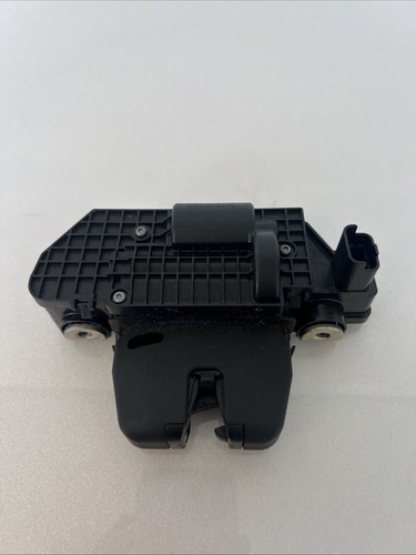 Peugeot 208 rear boot - peugeot,