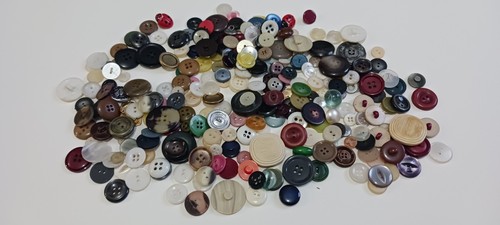 230g old vintage buttons - of,