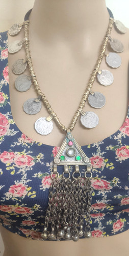 Afghan kuchi style - style, charm