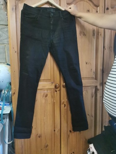 Brand size black - j,