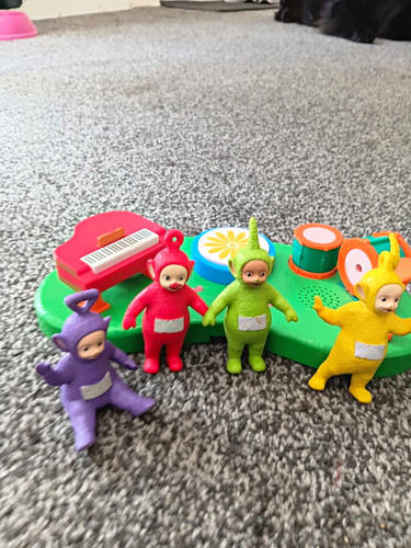 Teletubbies playset with tinky - teletubbies,