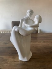 Royal Doulton - Images - Over the Threshold - Hn5277