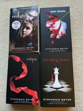 Twilight Book Set X4 Books Breaking Dawn New Moon Eclipse Stephanie Meyer