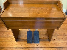 Pearl River portable harmonium/pump organ in 440Hz.