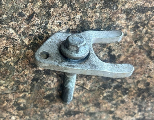 Fuel injector clamp - fuel,