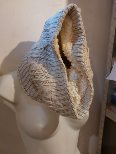 Primark beige knitted snood - primark.,