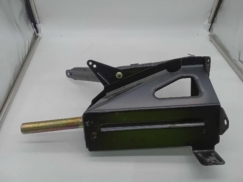 1653205 case bracket right