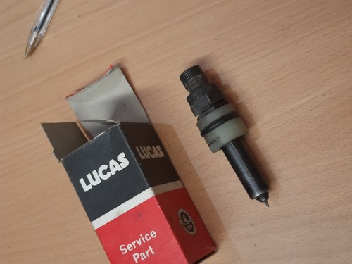 Triumph fuel injector - pi,