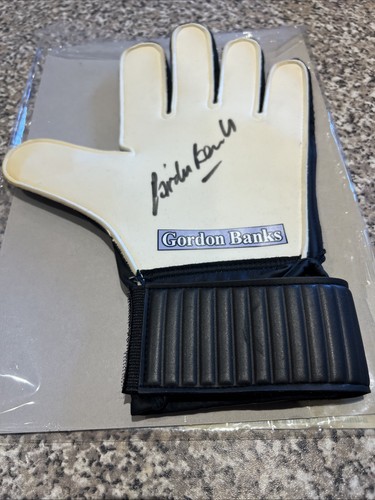 Gordon banks autographed - banks, left