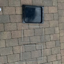 BEKO Single Oven 2 x Wire Shelves and Tray Very Good Condition