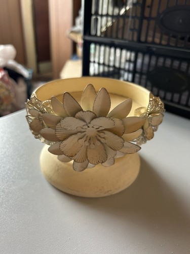 Metal pillar vintage flower - pillar,