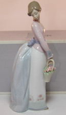 Lladro 9 1/2" Young Lady Ltd