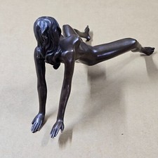 Super Bronze Woman Act Figure