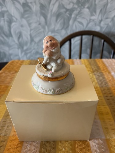 Lenox disney snow - white, and