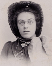 Victorian CDV Photo Salvation Army Woman Bonnet Jones Islington London 1890s