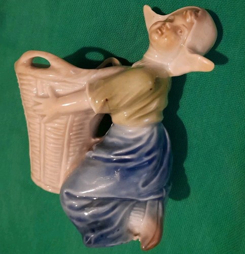 Pottery figure with - figure,