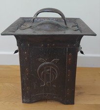 Arts And Crafts William