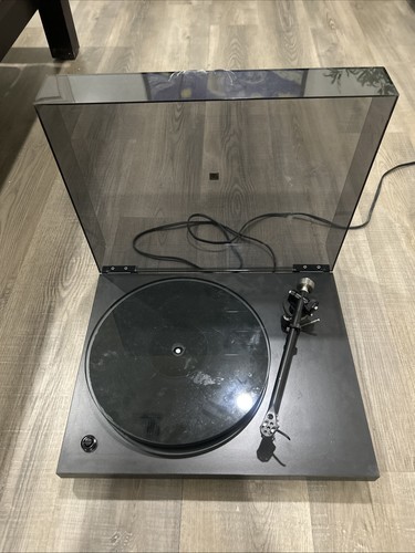 Rega planar turntable - planar, 3