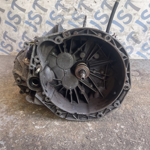Vivaro traffic 9 6speed - 1.9,