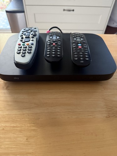 Sky 1tb uhd - sky, box