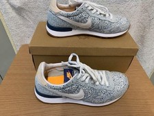 Nike Wmns Internationalist